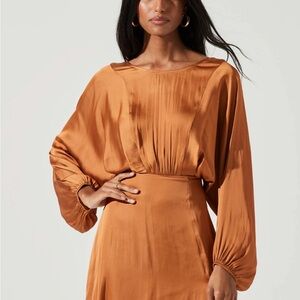 ASTR Marin Dolman Sleeve Midi Dress (Small)